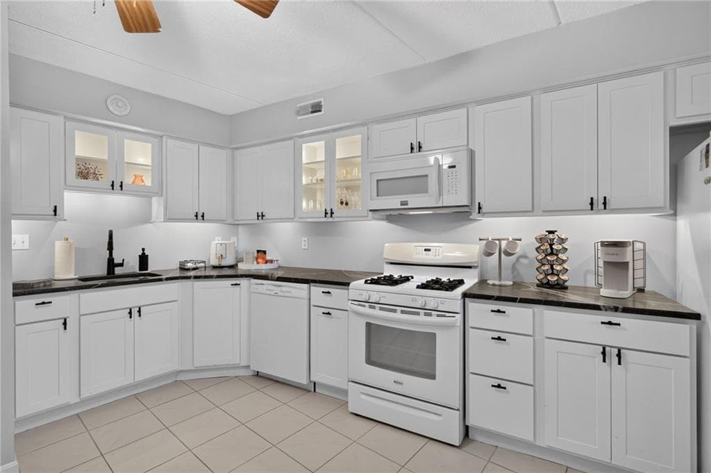 Condominium at 650 East Greenwich Avenue UNIT 3/405, West Warwick, photo 18 of 35