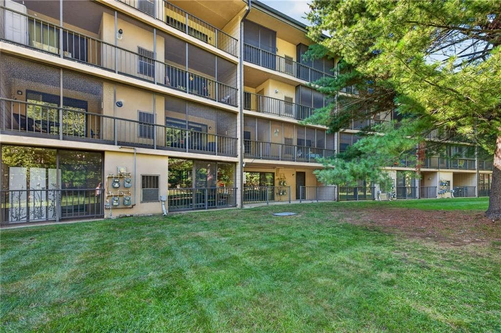 Condominium at 650 East Greenwich Avenue UNIT 3/405, West Warwick, photo 35 of 35
