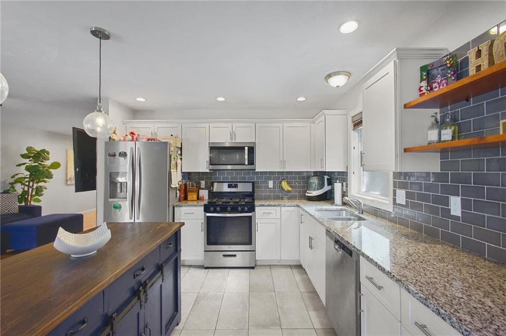 Single Family Residence at 58 Carteret Street, Providence, photo 10 of 44