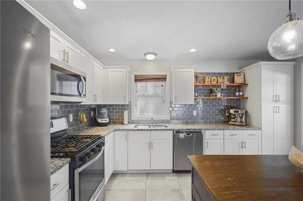 Single Family Residence at 58 Carteret Street, Providence, photo 11 of 44