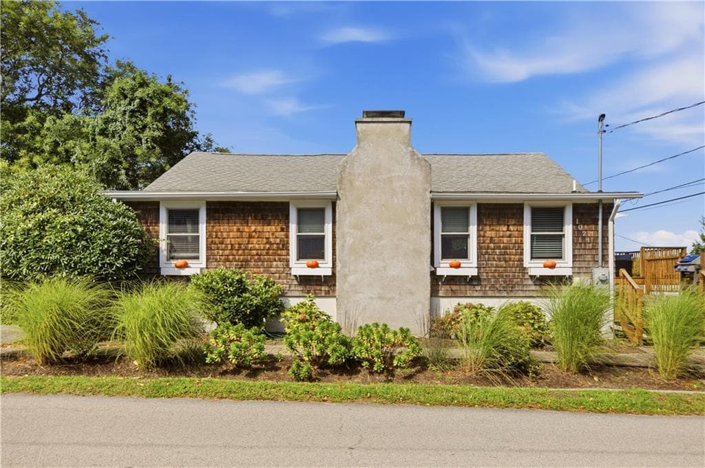 Single Family Residence at 1024 ANTHONY Road, Portsmouth, photo 2 of 42