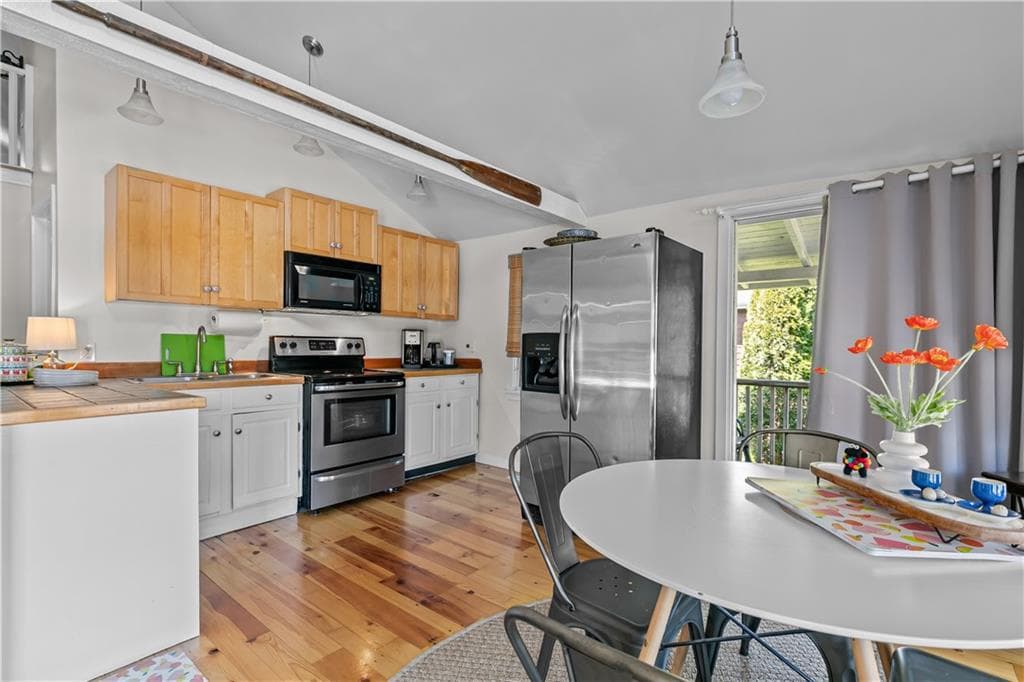 Single Family Residence at 1024 ANTHONY Road, Portsmouth, photo 10 of 42