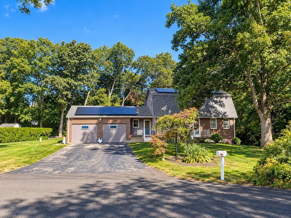 Single Family Residence at 3 Concord Court, Westerly, photo 2 of 41