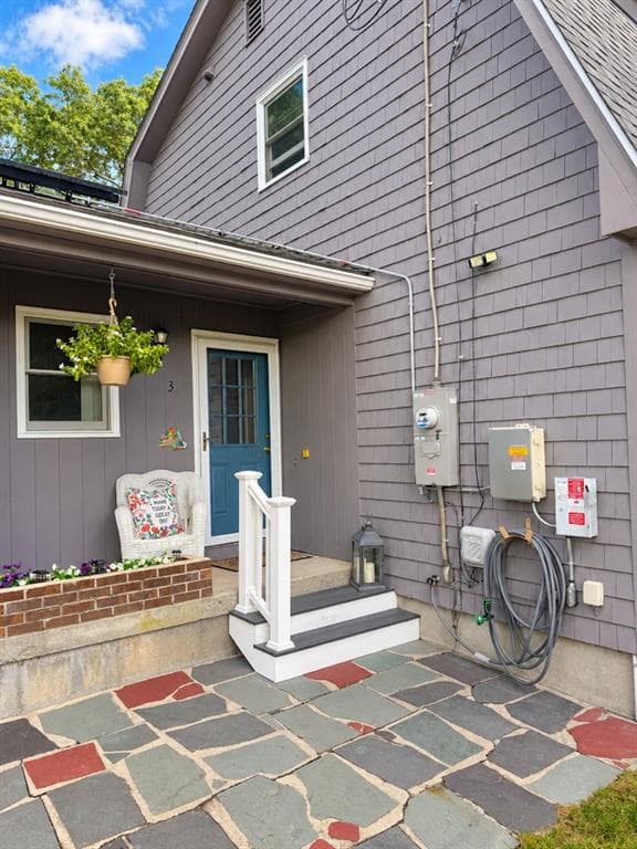 Single Family Residence at 3 Concord Court, Westerly, photo 6 of 41