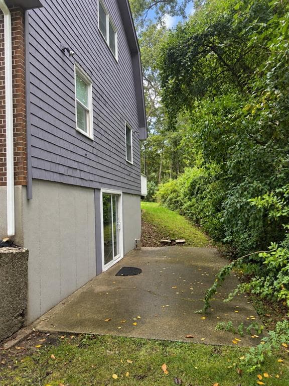 Single Family Residence at 3 Concord Court, Westerly, photo 5 of 41