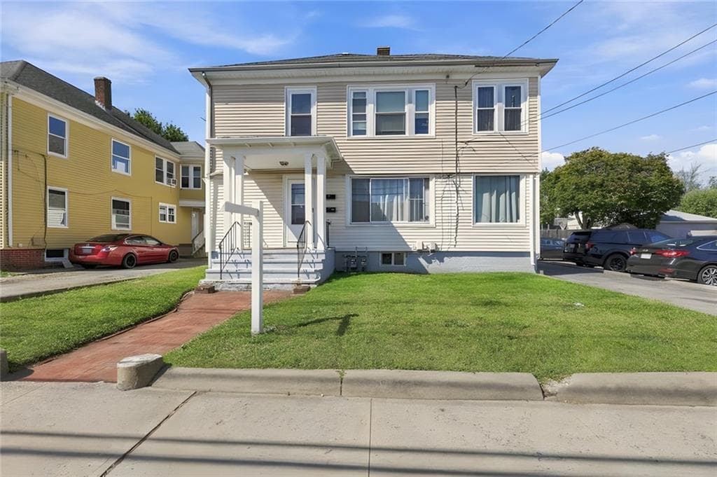 Multi Family at 904 Newport Avenue, Pawtucket, photo 2 of 39