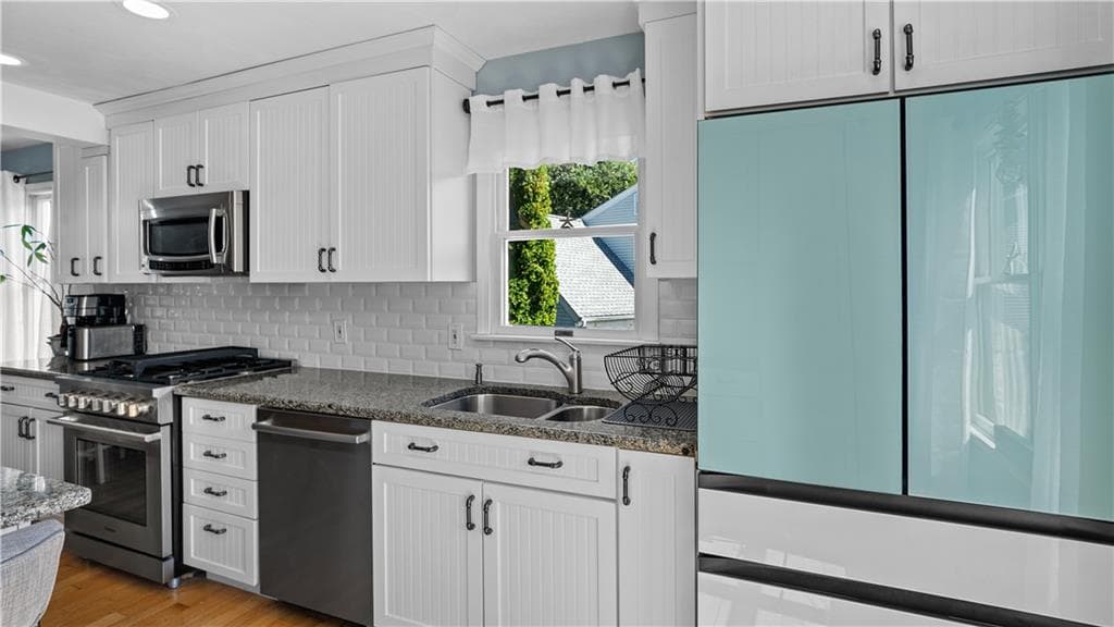 Single Family Residence at 270 Weathervane Road, South Kingstown, photo 14 of 50