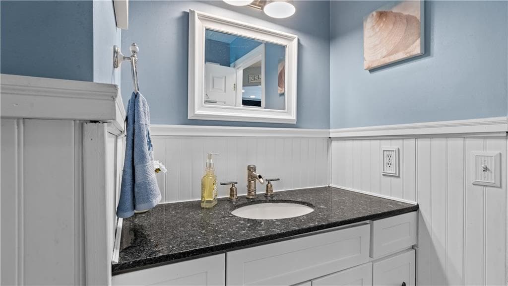 Single Family Residence at 270 Weathervane Road, South Kingstown, photo 19 of 50