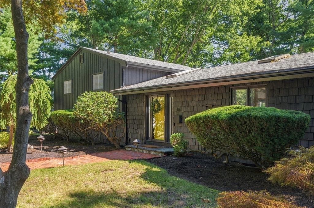Single Family Residence at 160 Windermere Way, Warwick, photo 36 of 40
