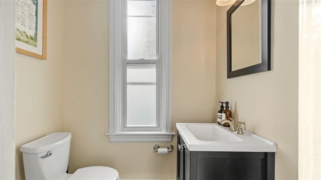 Single Family Residence at 46 Moore Street, Providence, photo 20 of 38