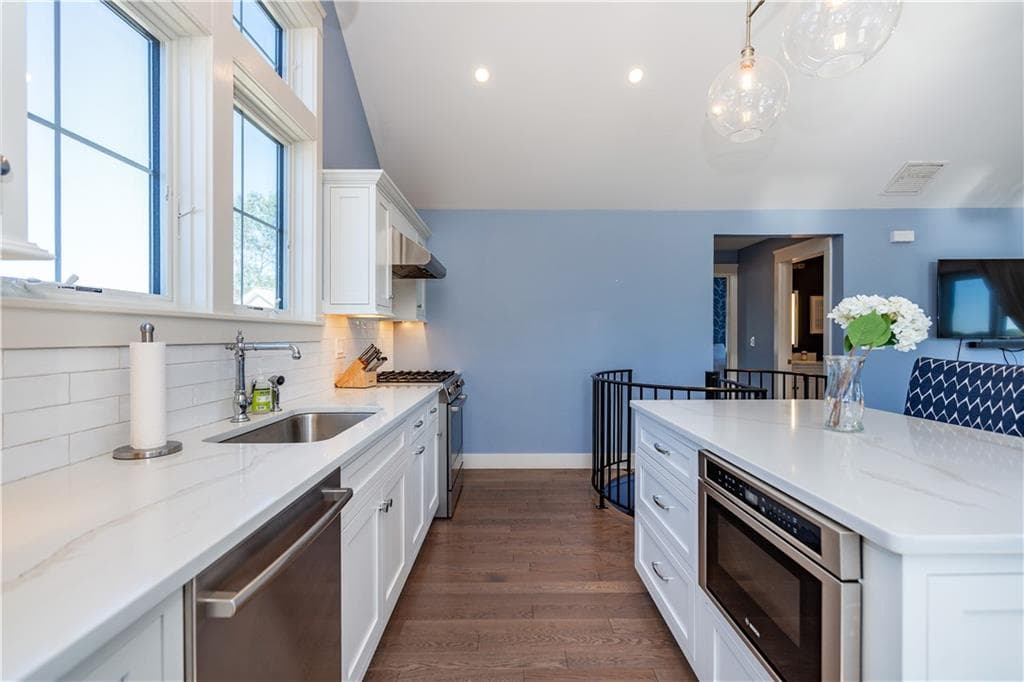 Condominium at 14 East Pointe Court, South Kingstown, photo 26 of 50