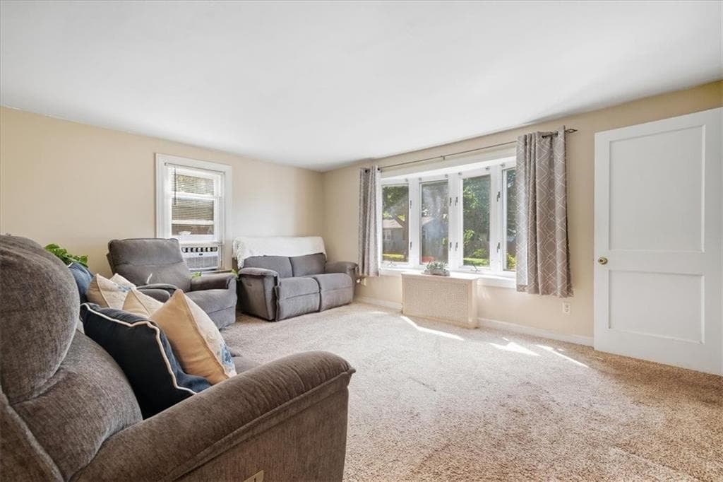Single Family Residence at 20 Horse Neck Road, Warwick, photo 17 of 38