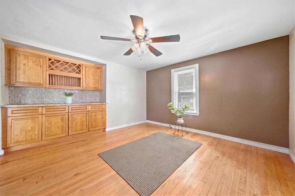 Single Family Residence at 20 Horse Neck Road, Warwick, photo 7 of 38