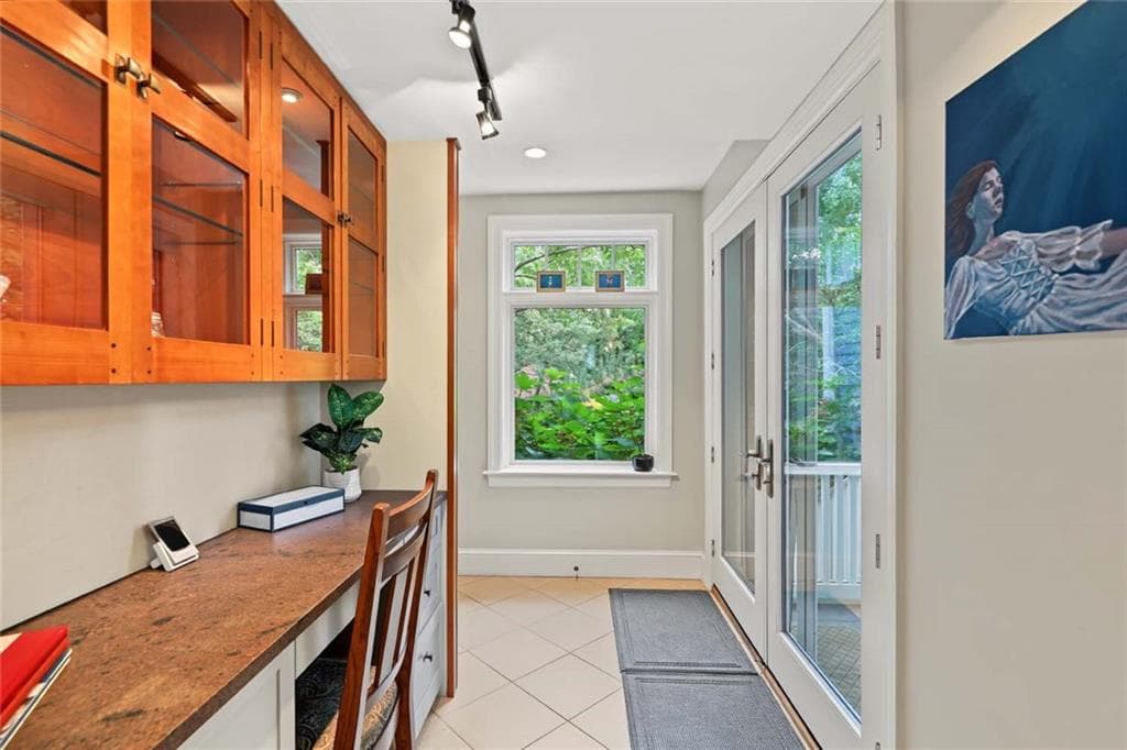Single Family Residence at 283 Wayland Avenue, Providence, photo 13 of 50