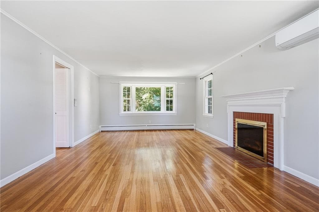 Single Family Residence at 22 Carriage Drive, Lincoln, photo 12 of 45
