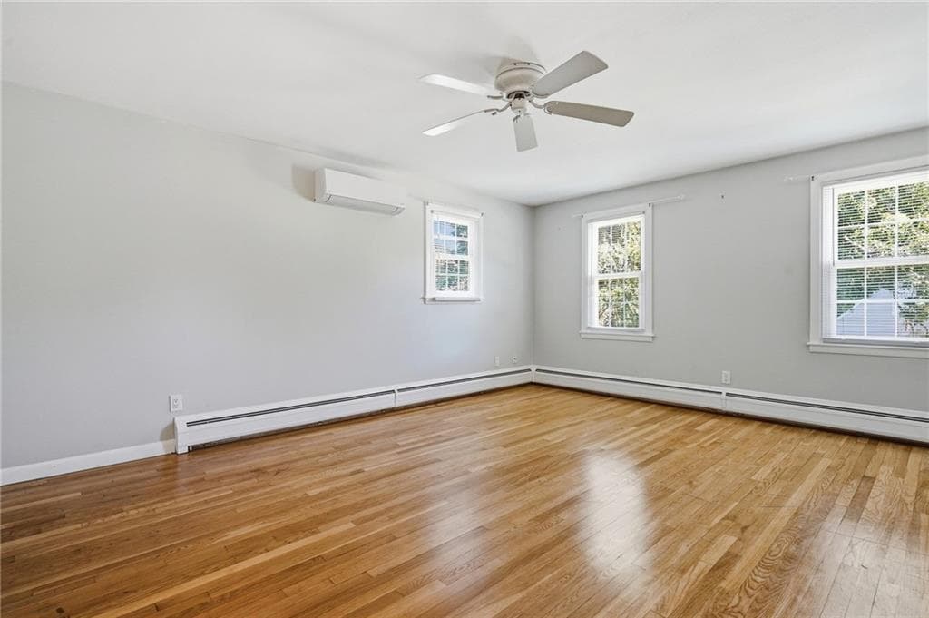 Single Family Residence at 22 Carriage Drive, Lincoln, photo 28 of 45