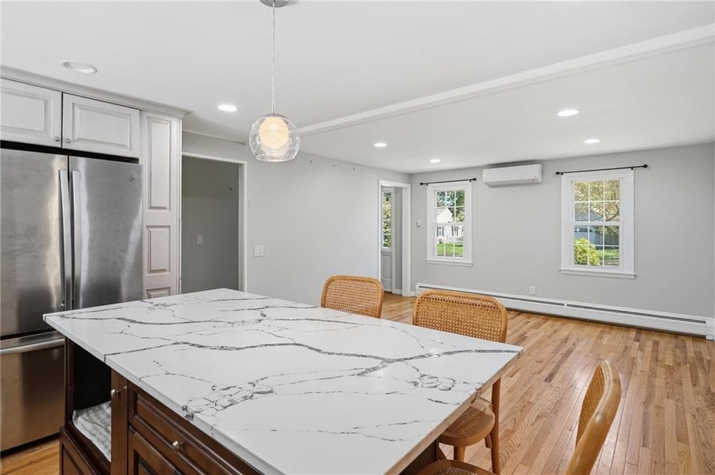Single Family Residence at 22 Carriage Drive, Lincoln, photo 5 of 45