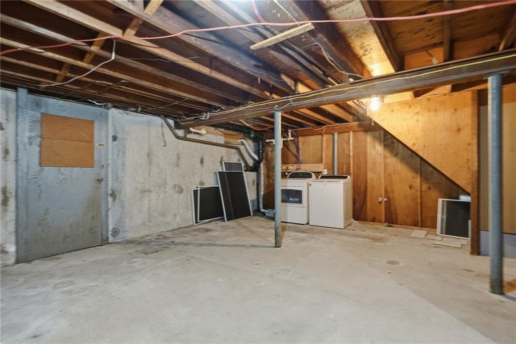 Single Family Residence at 22 Carriage Drive, Lincoln, photo 34 of 45