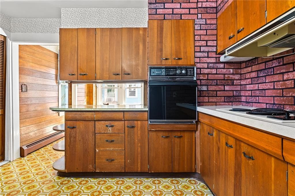 Single Family Residence at 29 Rosegarden Street, Warwick, photo 13 of 35