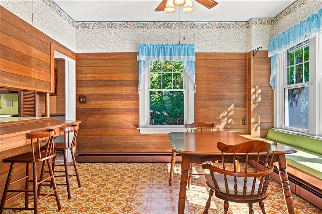 Single Family Residence at 29 Rosegarden Street, Warwick, photo 8 of 35