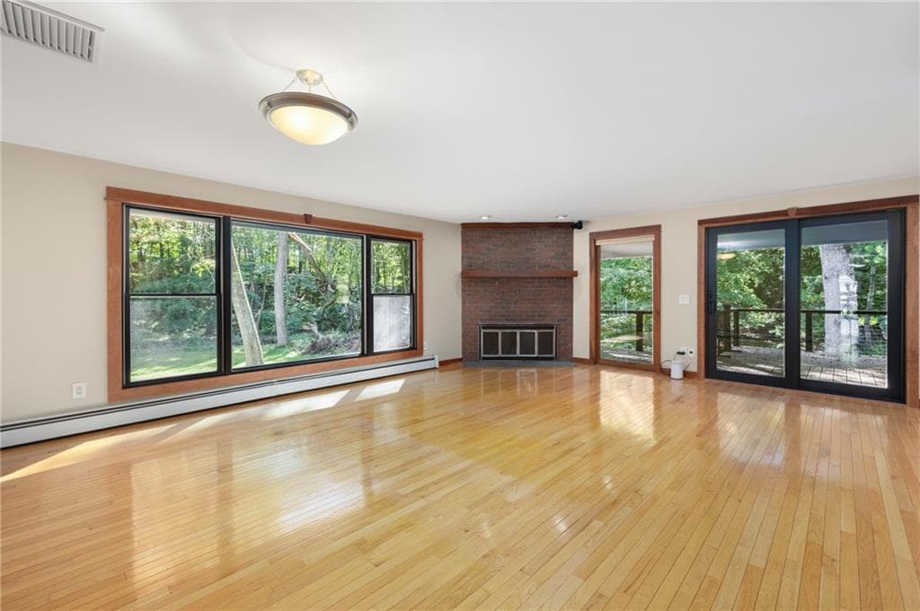 Single Family Residence at 200 River Farm Drive, East Greenwich, photo 7 of 49