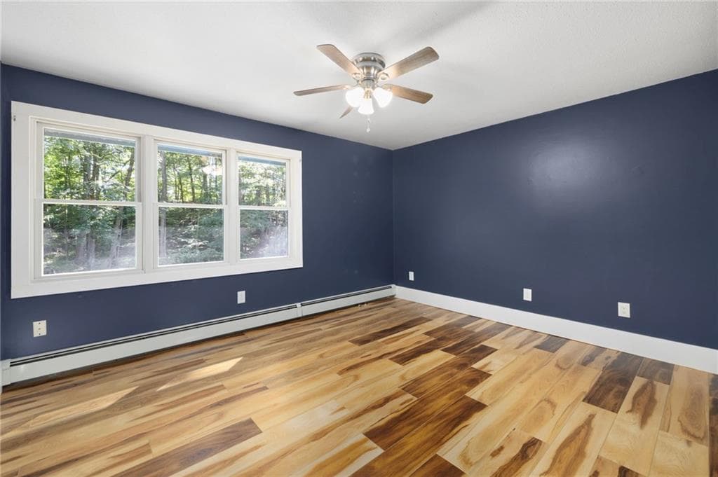 Single Family Residence at 200 River Farm Drive, East Greenwich, photo 19 of 49
