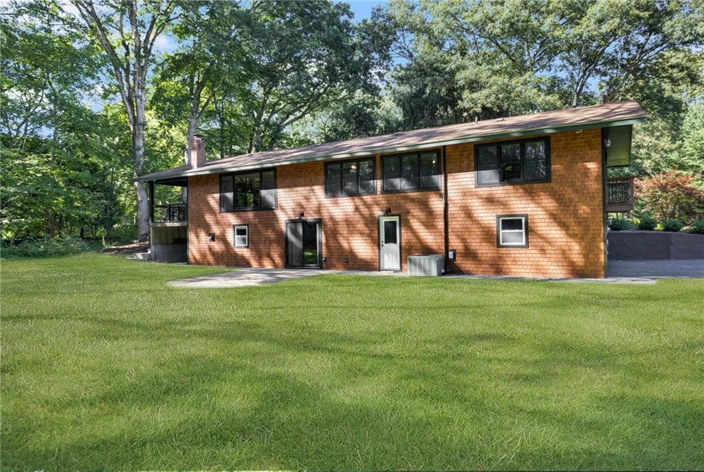 Single Family Residence at 200 River Farm Drive, East Greenwich, photo 44 of 49