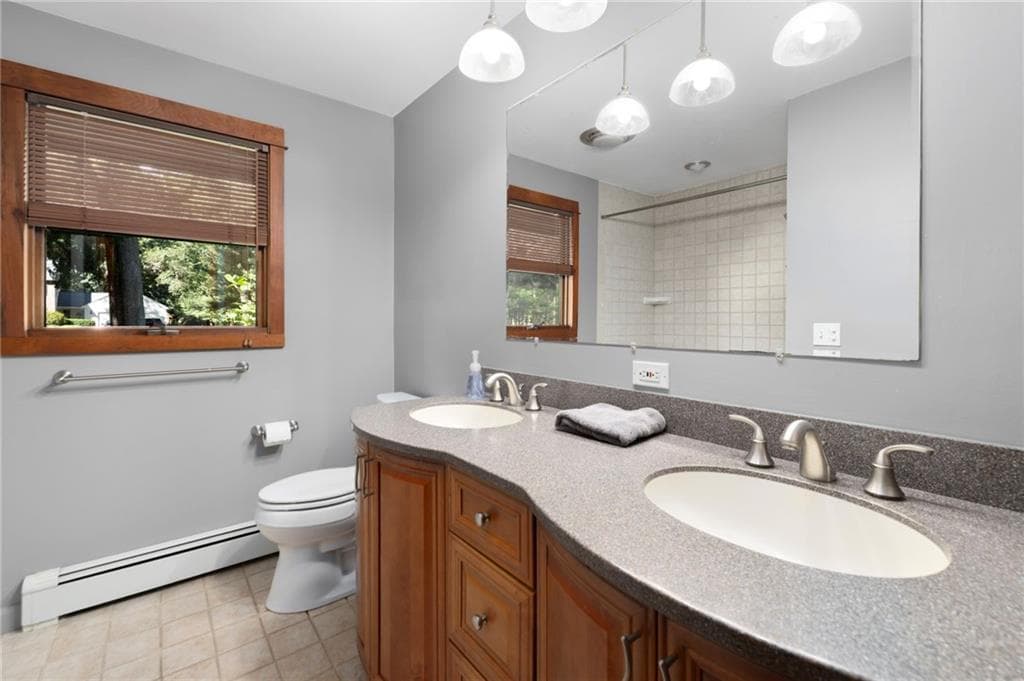 Single Family Residence at 200 River Farm Drive, East Greenwich, photo 39 of 49