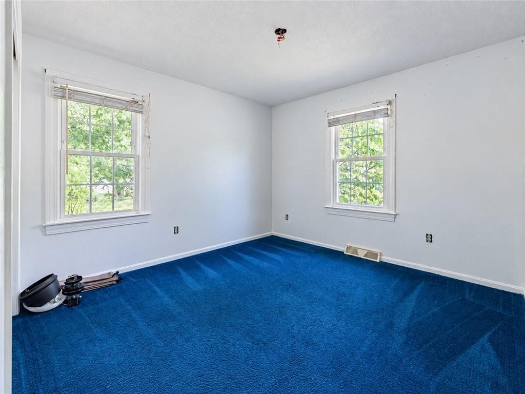 Single Family Residence at 5 Glenwood Circle, Attleboro, photo 13 of 34