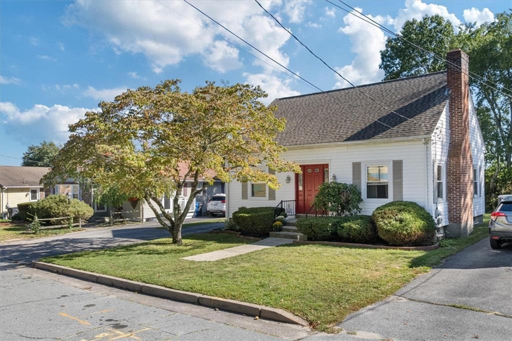 Single Family Residence at 184 Chestnut Avenue, Cranston, photo 2 of 25