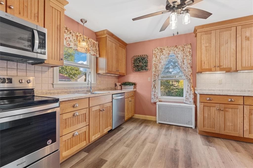 Single Family Residence at 184 Chestnut Avenue, Cranston, photo 10 of 25