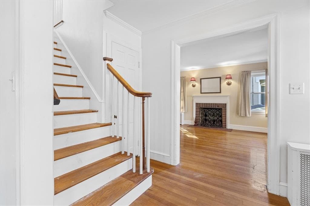 Single Family Residence at 184 Chestnut Avenue, Cranston, photo 4 of 25
