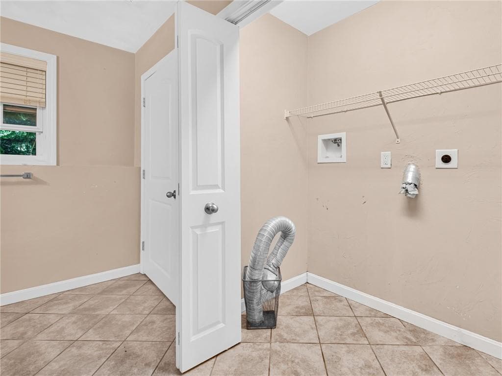 Single Family Residence at 35 Doe Crossing Drive, Burrillville, photo 20 of 31