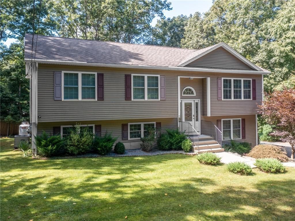 Single Family Residence at 35 Doe Crossing Drive, Burrillville, photo 31 of 31
