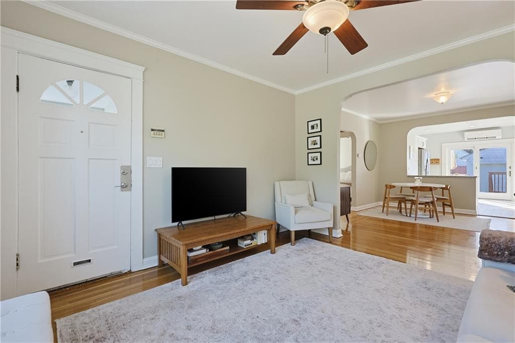 Single Family Residence at 40 Zella Street, Providence, photo 6 of 48