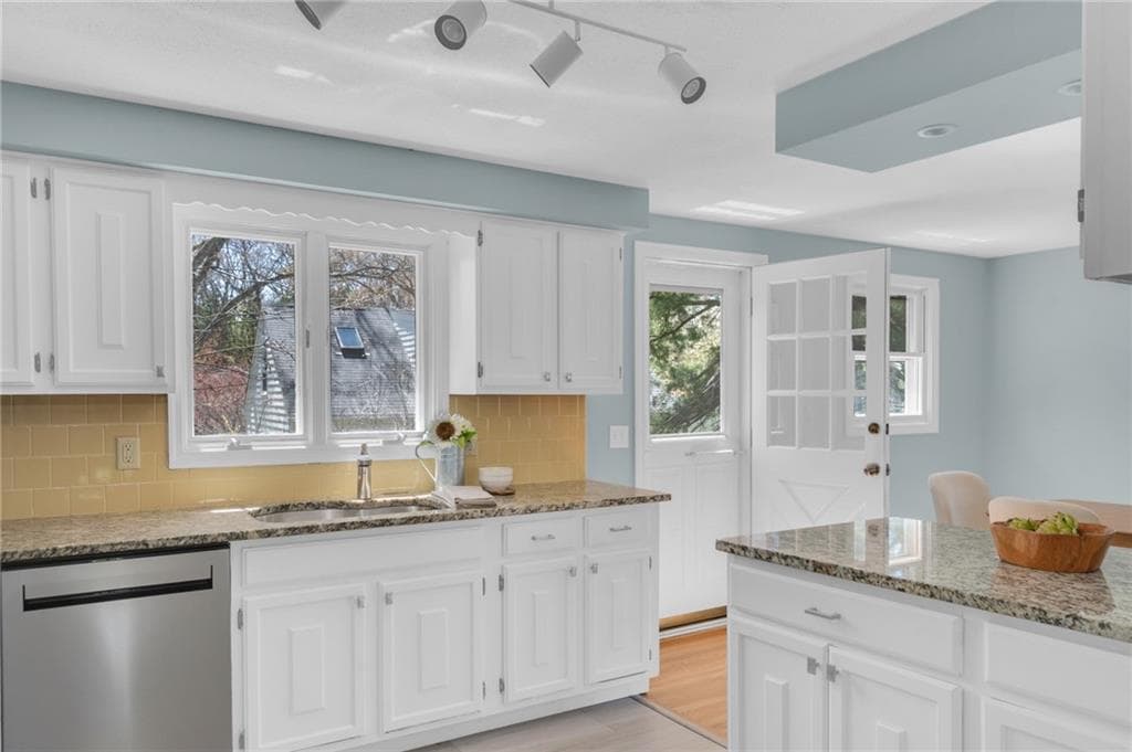Single Family Residence at 6 Acre Avenue, Barrington, photo 17 of 46