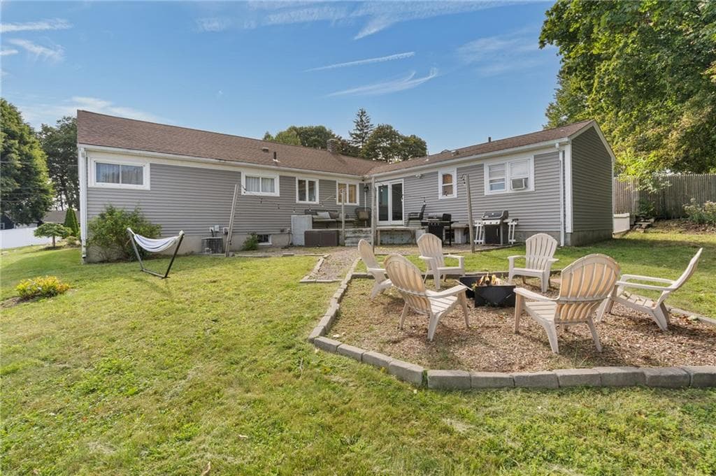 Single Family Residence at 14 Salem Drive, North Providence, photo 20 of 23