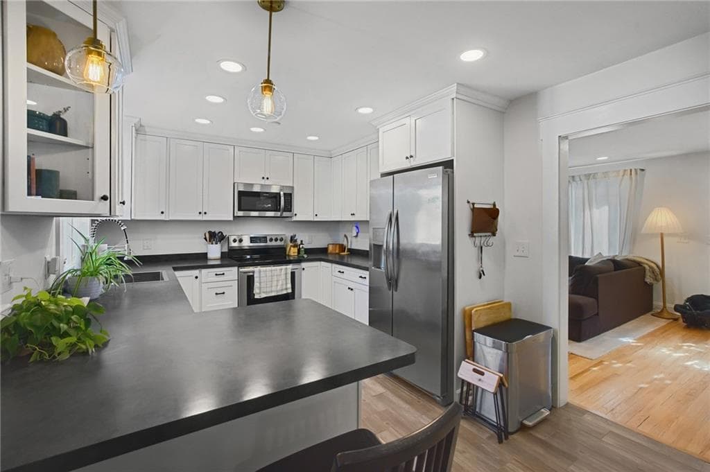 Single Family Residence at 14 Salem Drive, North Providence, photo 9 of 23