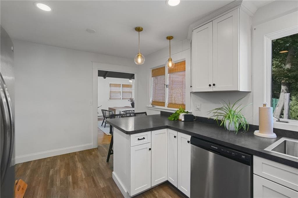 Single Family Residence at 14 Salem Drive, North Providence, photo 10 of 23