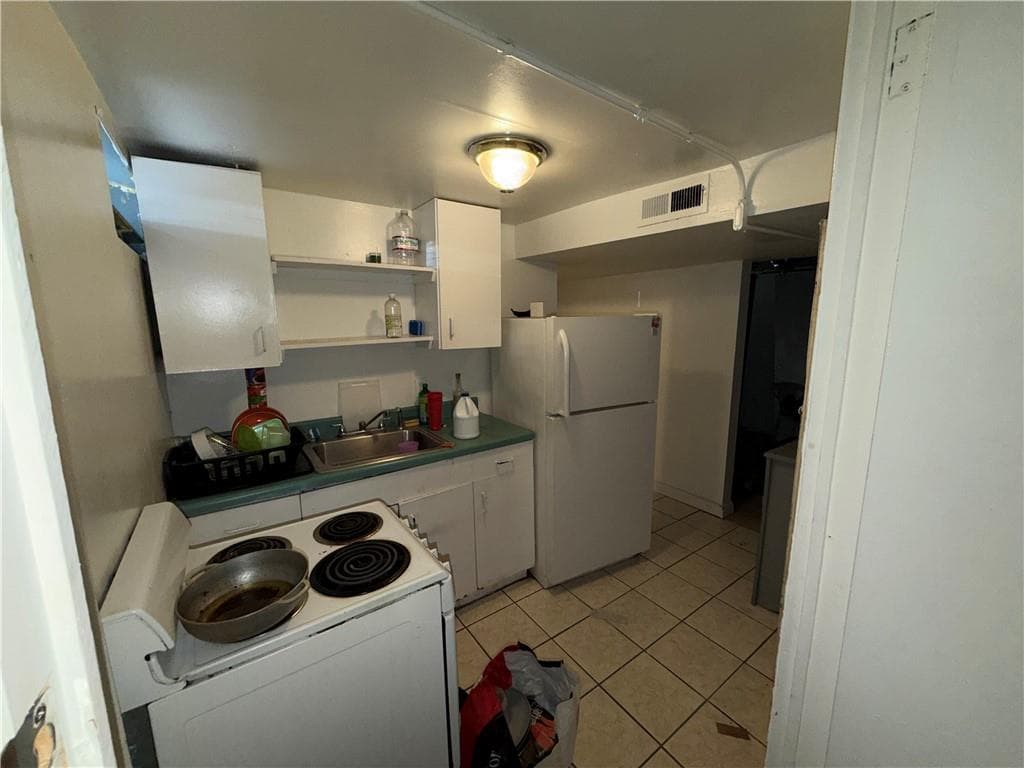 Single Family Residence at 98 Mission Place, Providence, photo 13 of 23