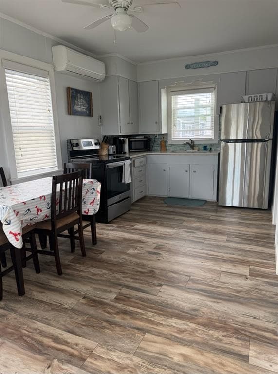 Single Family Residence at 655 Succotash Road, South Kingstown, photo 3 of 14