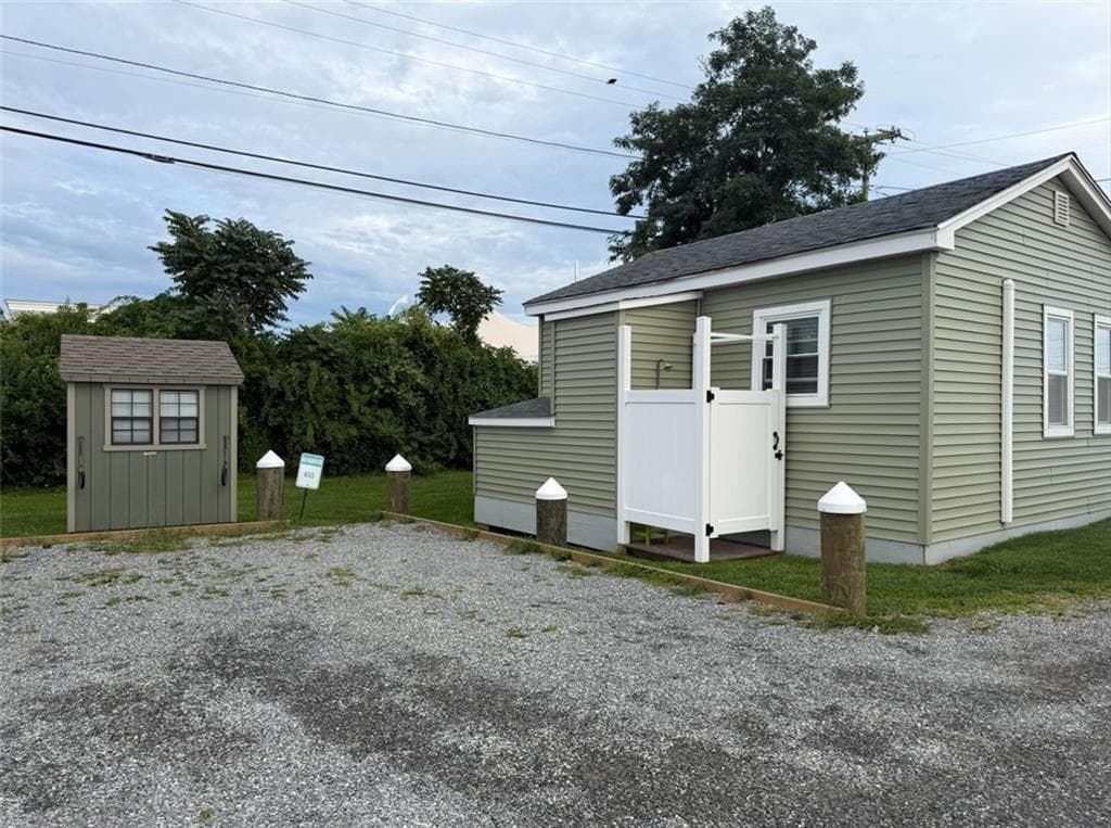 Single Family Residence at 655 Succotash Road, South Kingstown, photo 11 of 14