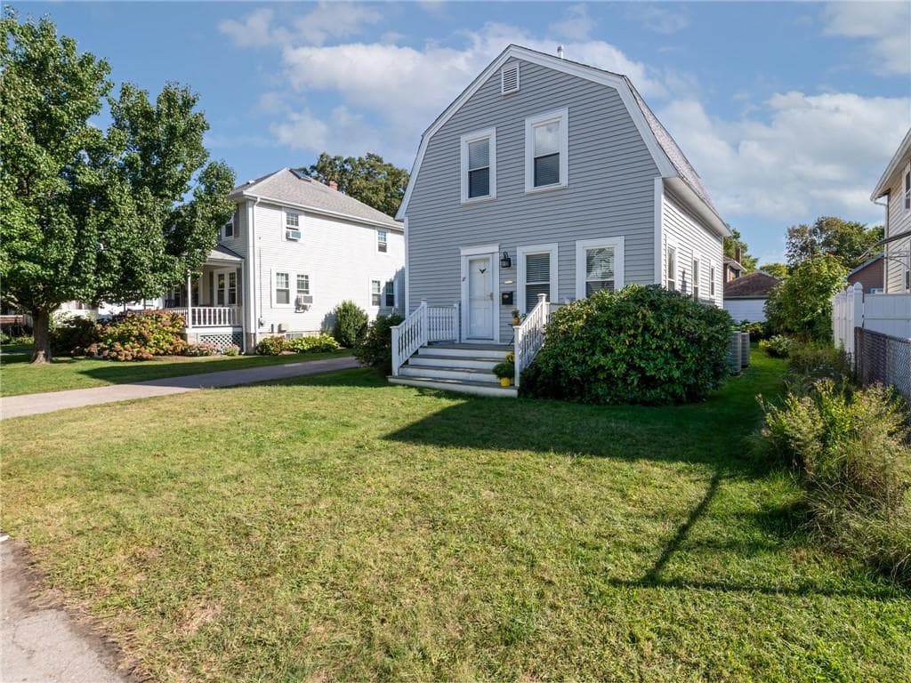 Single Family Residence at 17 Catalpa Avenue, East Providence, photo 2 of 34