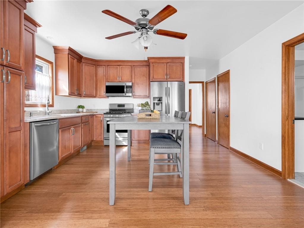 Single Family Residence at 17 Catalpa Avenue, East Providence, photo 10 of 34