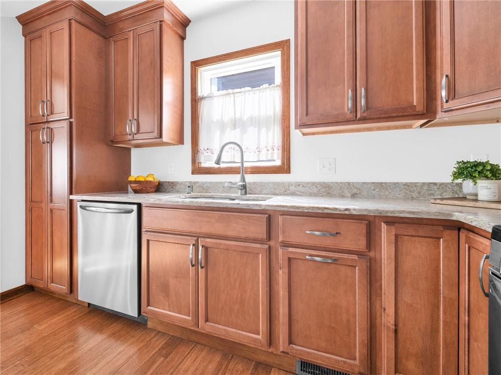 Single Family Residence at 17 Catalpa Avenue, East Providence, photo 14 of 34