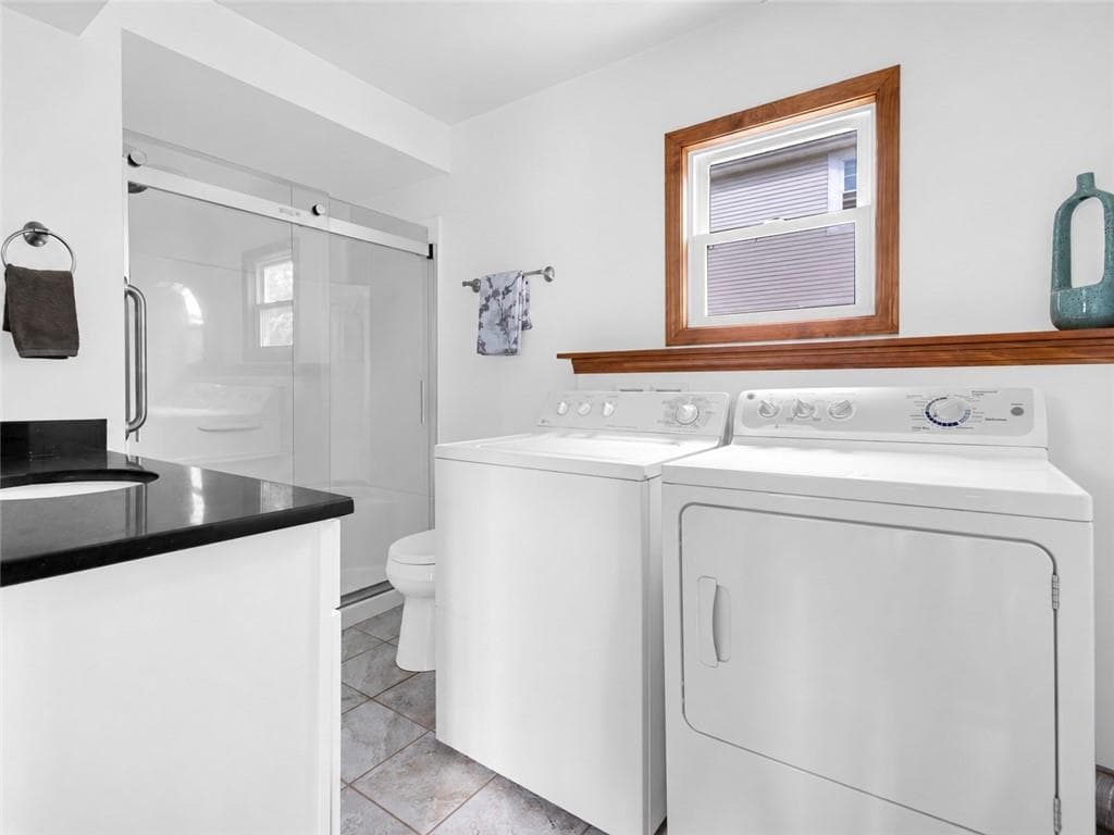 Single Family Residence at 17 Catalpa Avenue, East Providence, photo 19 of 34