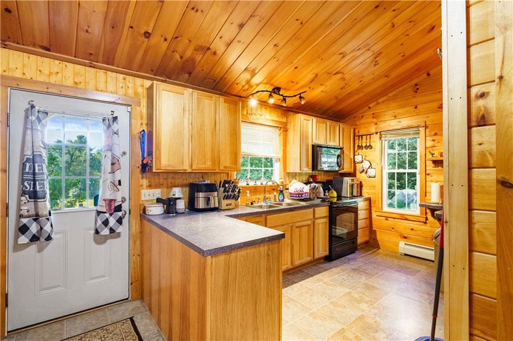 Single Family Residence at 197 Lewis Farm Road, Coventry, photo 18 of 37