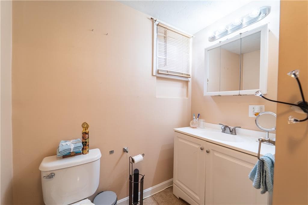Single Family Residence at 127 Boutwell Street, Pawtucket, photo 8 of 28