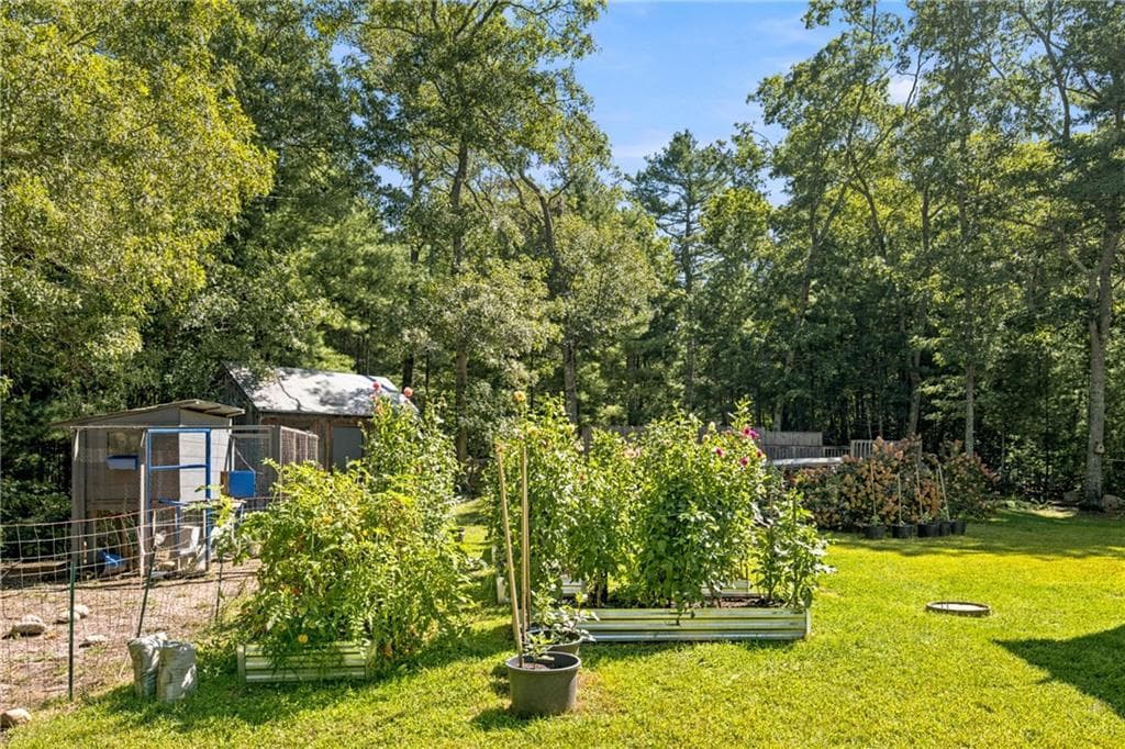 Single Family Residence at 253 Old Coach Road, Charlestown, photo 23 of 27