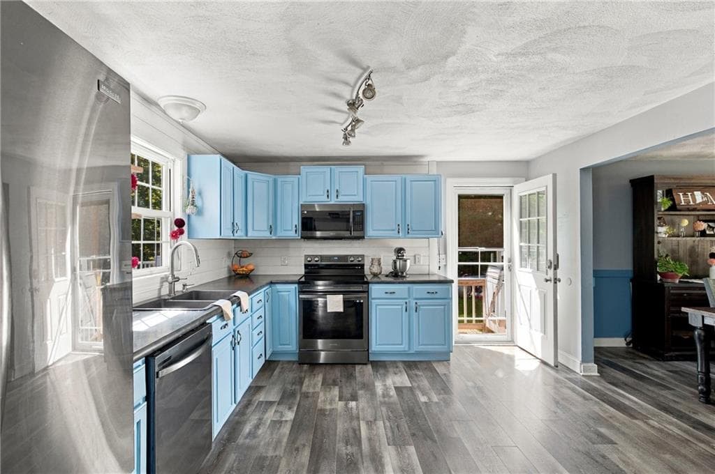 Single Family Residence at 253 Old Coach Road, Charlestown, photo 6 of 27